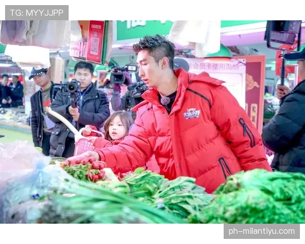 武大靖拎着塑料袋逛菜场,奥运金牌和菜篮子那反差我服了 武大靖拎着塑料袋逛菜场,奥运金牌和菜篮子那反差我服了